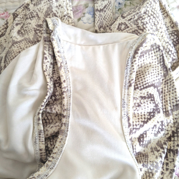 🌴Carmen Marc Valvo Python Halter Swimsuit NWOT sz 6 - Picture 9 of 11